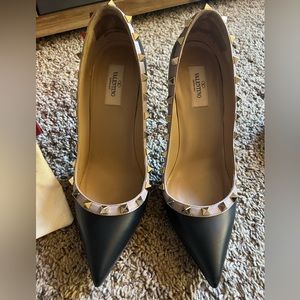 Valentino Garavani Rockstud Pumps 39 1/2